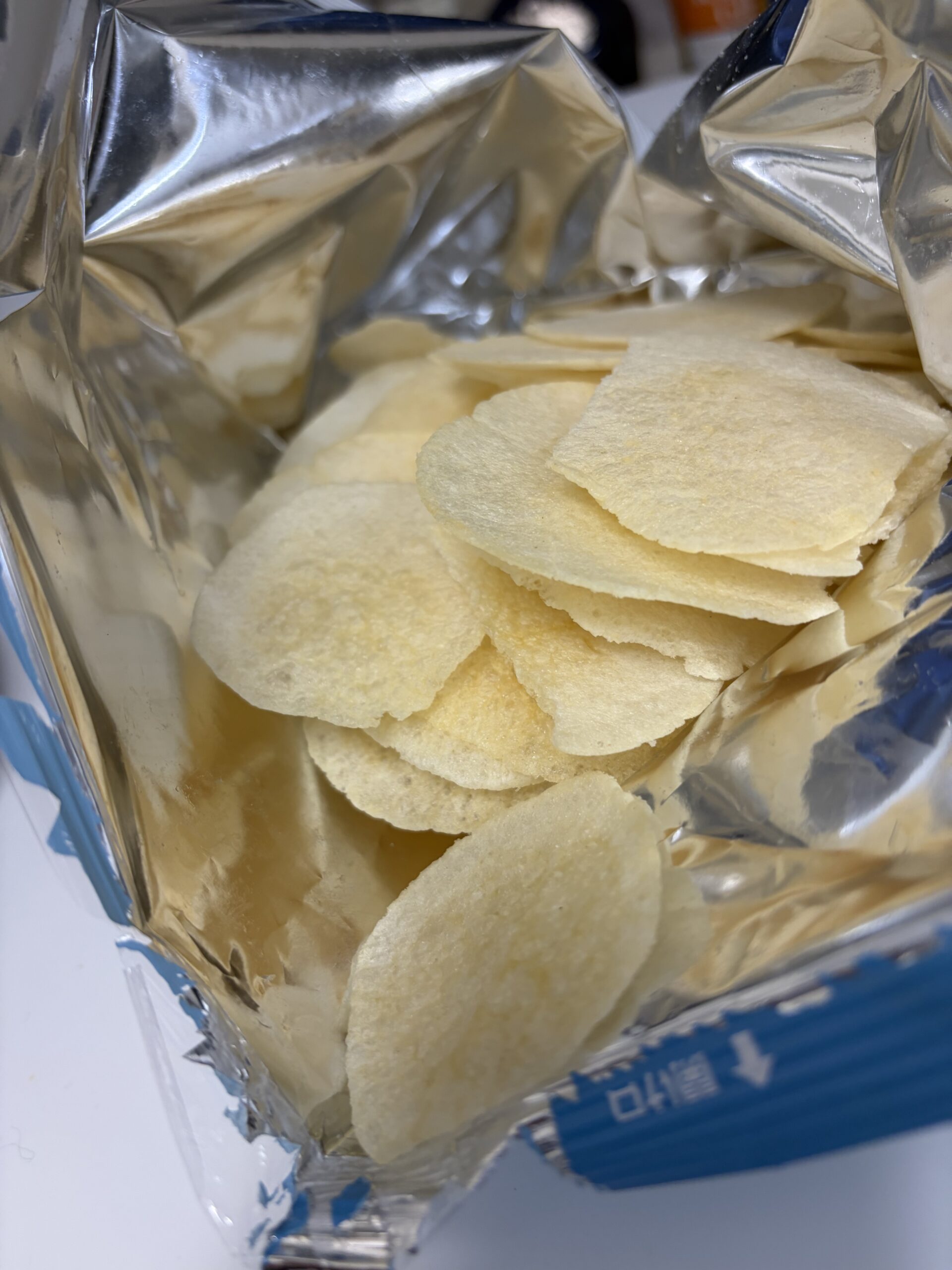 焼きじゃが PREMIUMを開封した様子